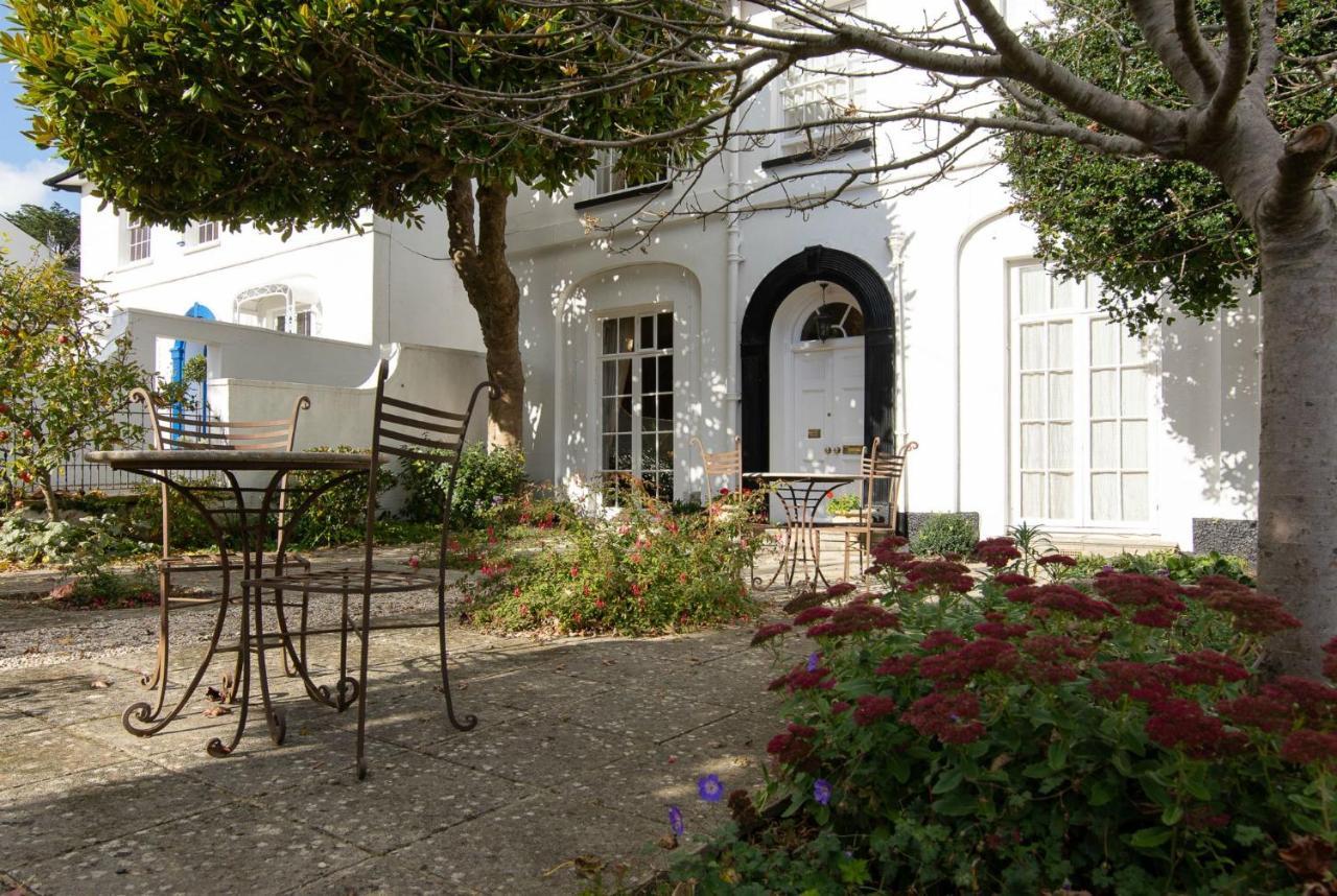 The White House Otel Charmouth Dış mekan fotoğraf