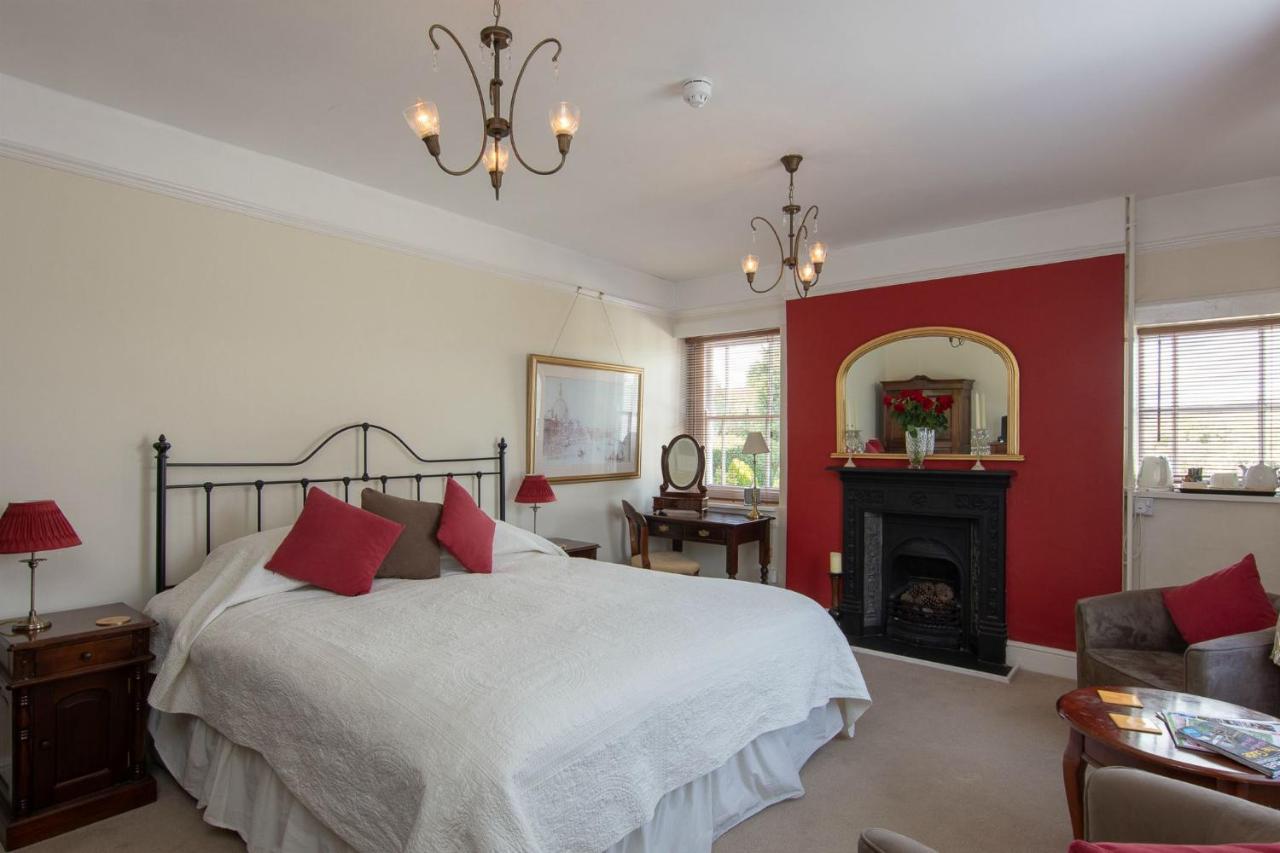 The White House Otel Charmouth Dış mekan fotoğraf